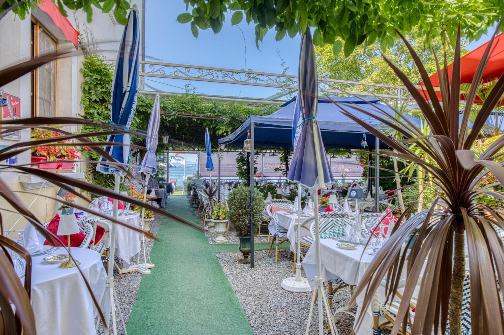 Hotel Les Cygnes Évian-les-Bains Exterior foto